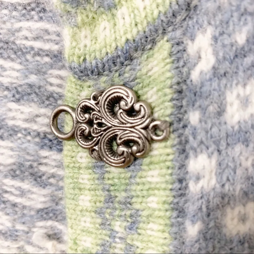Vintage Carroll Reed Icelandic 100% Wool Cardigan Silver Toned Buckle Hardware